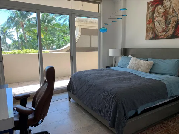 $1,100,000 | 1063 Hillsboro Mile, Unit 115, Hillsboro Beach, FL 33064