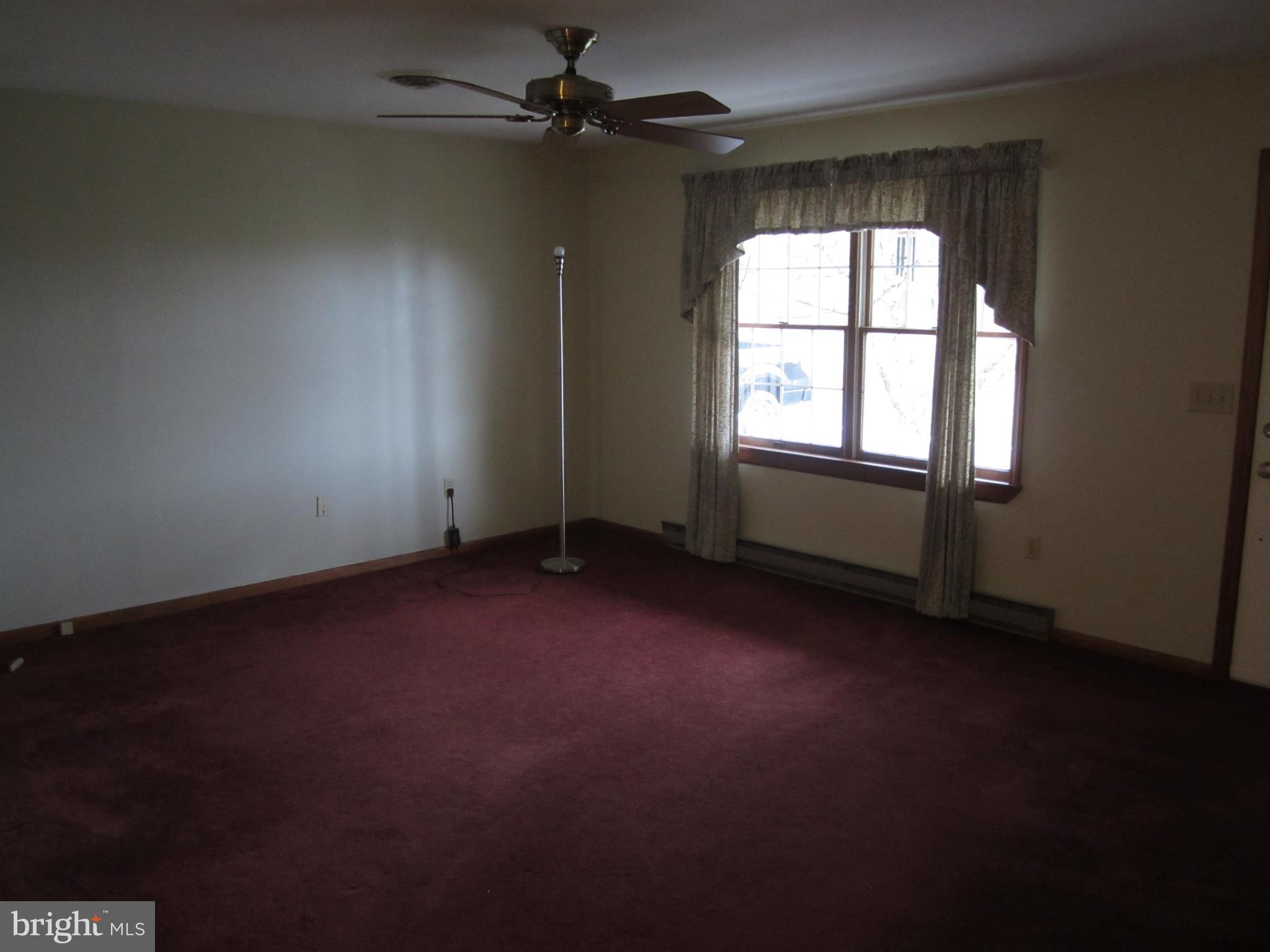 27612 Hobbs Road Denton, MD 21629 - Photo 8 of 25 Living Room