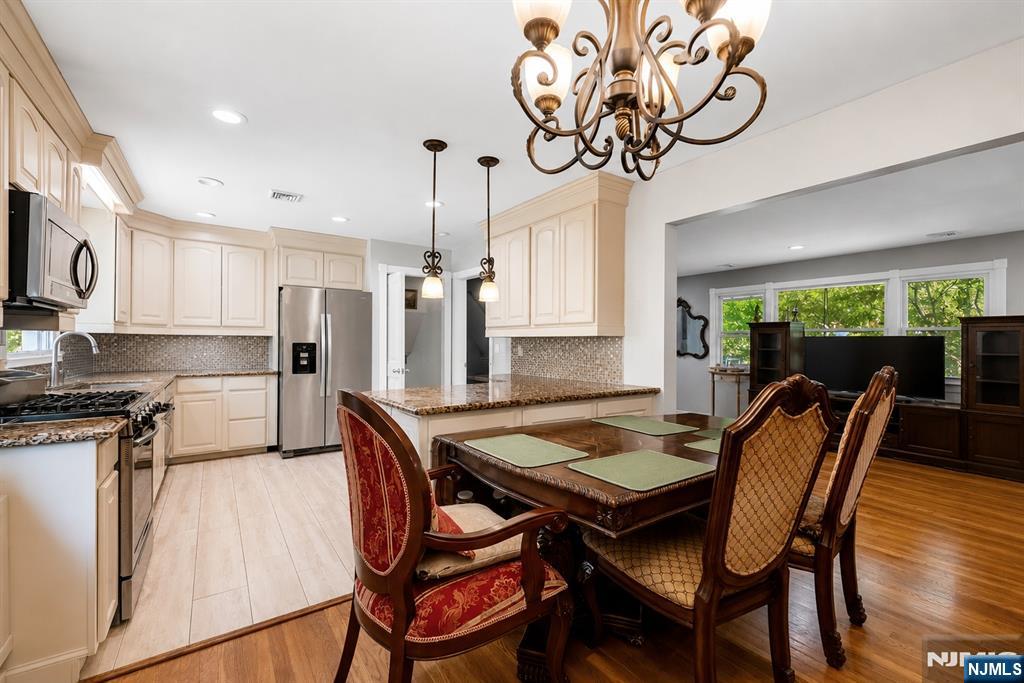 310 Ruckman Road Closter, NJ 07624 - Photo 6 of 30