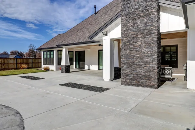 $1,950,000 | 3020 Swan Court, Cottonwood, CA 96022