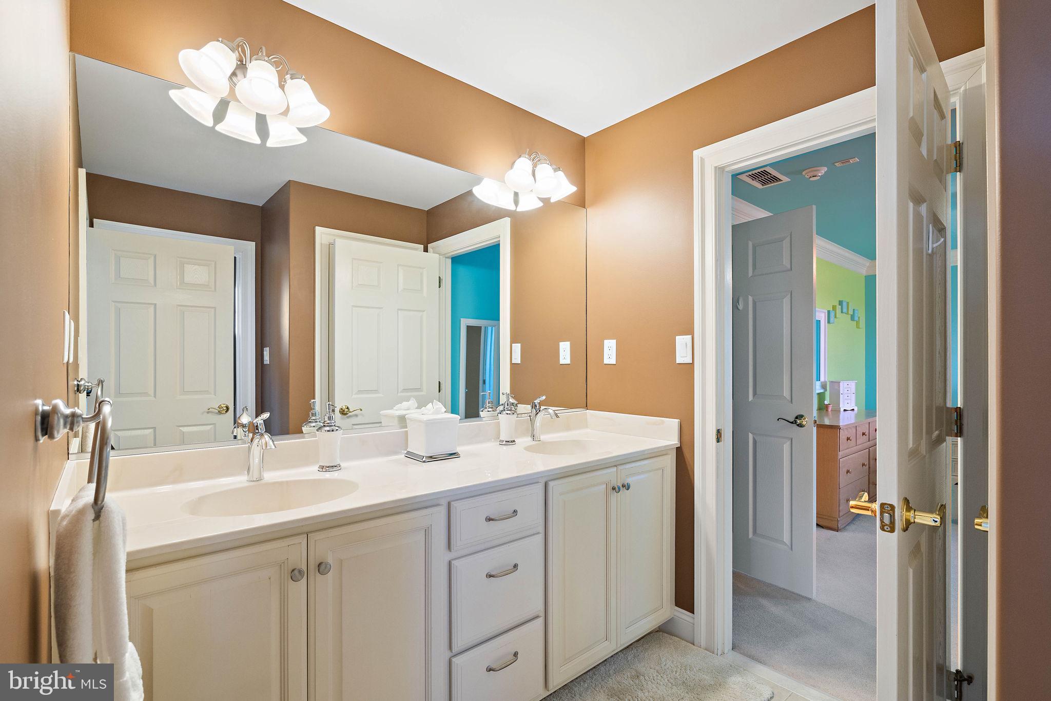 111 Bailey Circle Kennett Square, PA 19348 - Photo 40 of 64 Jack & Jill bath w/ private water closet/shower