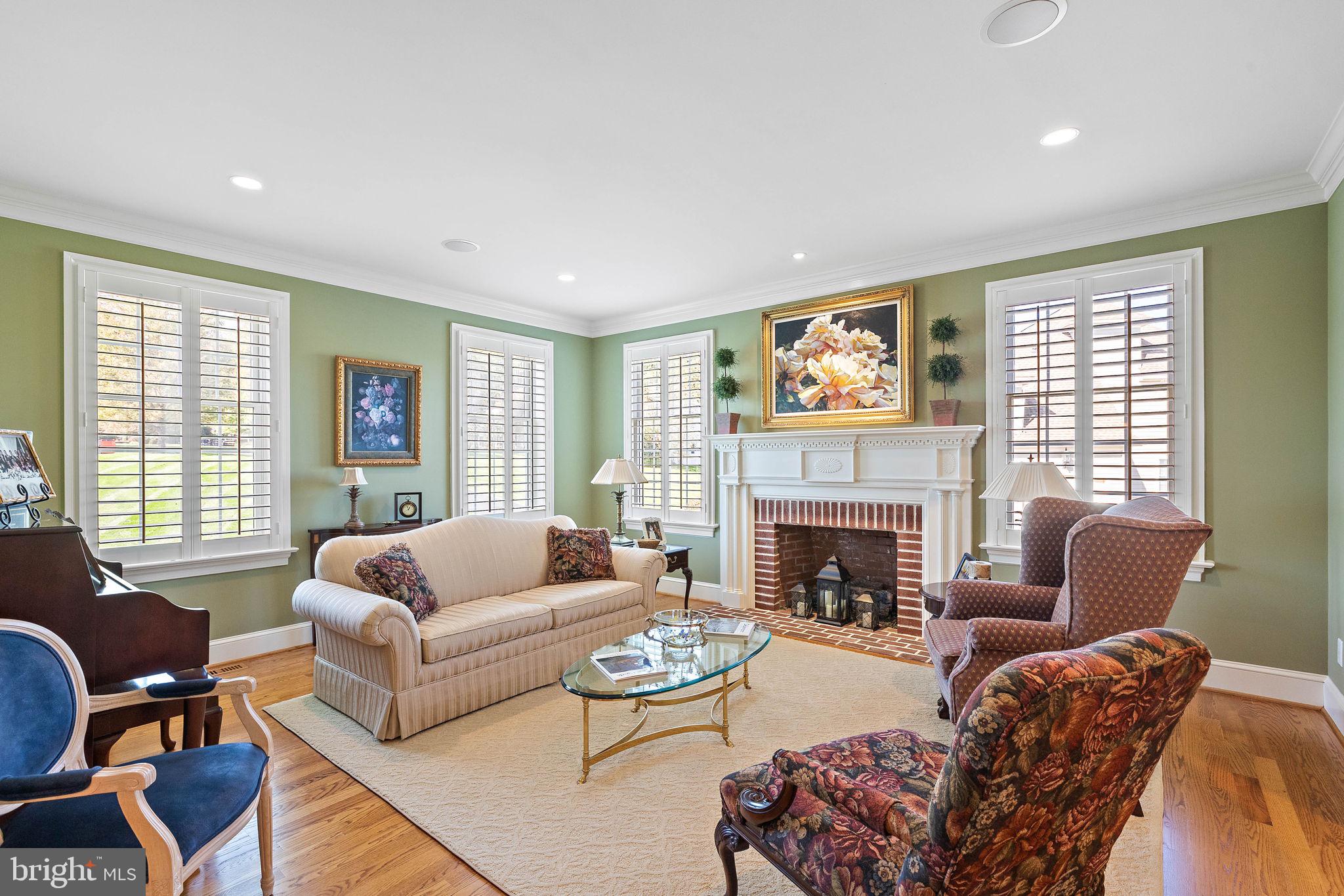 111 Bailey Circle Kennett Square, PA 19348 - Photo 5 of 64 Living room