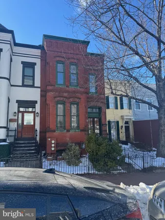 $3,000 | 526 8th Street Northeast, Unit 1, Washington, DC 20002