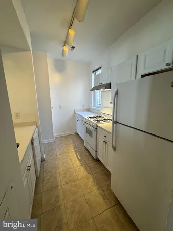 $3,000 | 526 8th Street Northeast, Unit 1, Washington, DC 20002