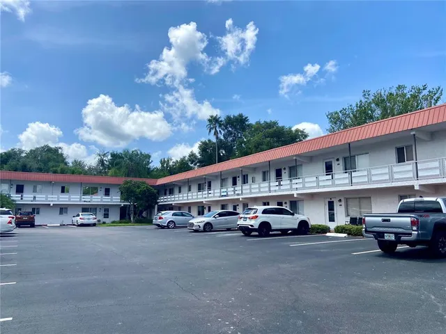 $107,731 | 1100 Martinique Drive, Unit 208, Winter Haven, FL 33884