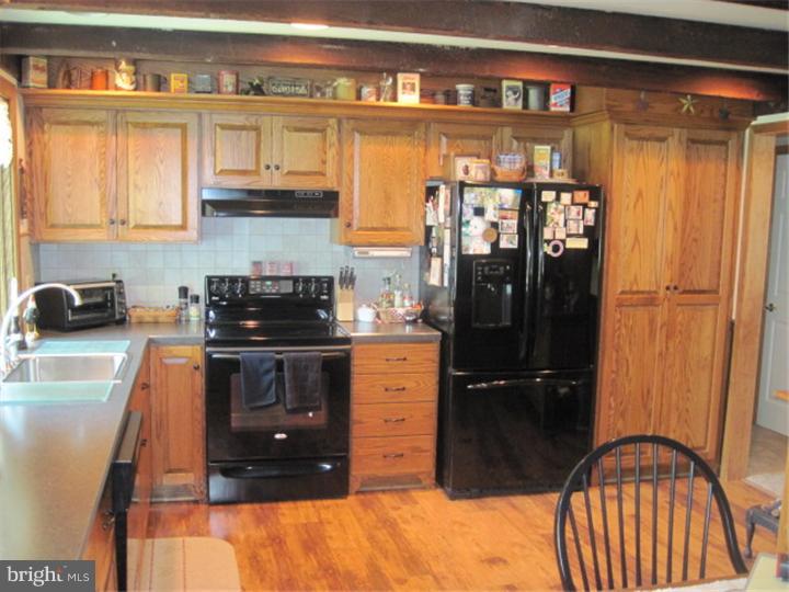 2465 Hillcrest Road Quakertown, PA 18951 - Photo 11 of 25 Kitchen