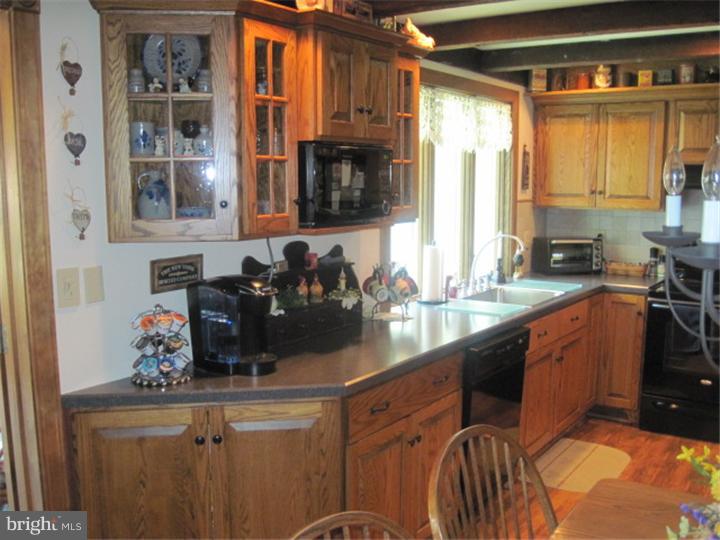 2465 Hillcrest Road Quakertown, PA 18951 - Photo 12 of 25 Kitchen