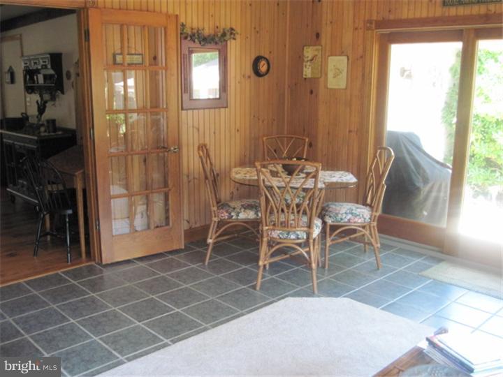 2465 Hillcrest Road Quakertown, PA 18951 - Photo 16 of 25 Family Room