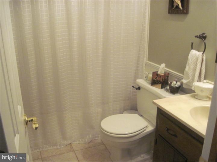 2465 Hillcrest Road Quakertown, PA 18951 - Photo 23 of 25 Bathroom