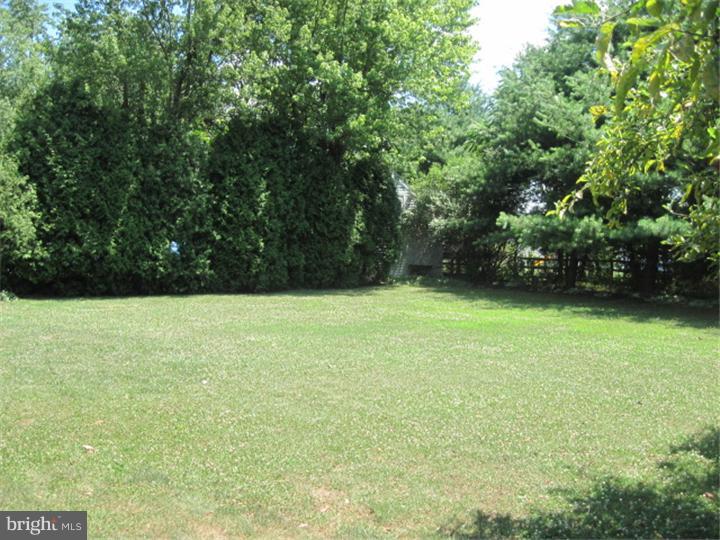 2465 Hillcrest Road Quakertown, PA 18951 - Photo 4 of 25 Back Yard