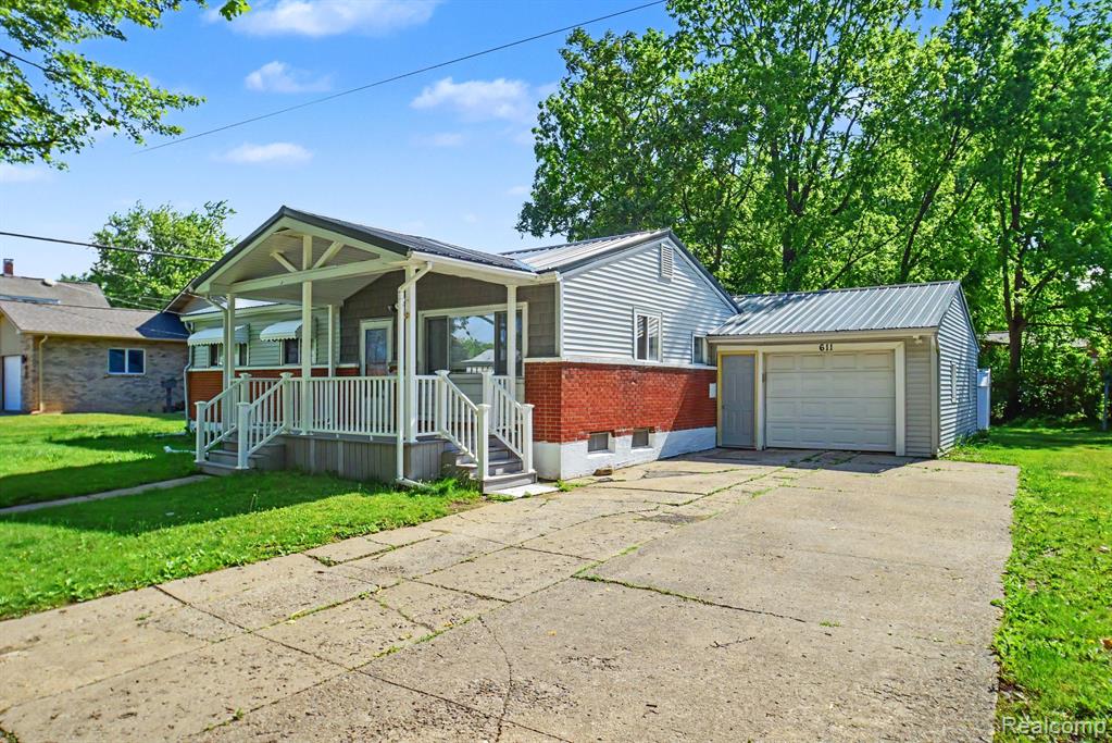 611 South Main Street Davison, MI 48423 - Photo 3 of 22