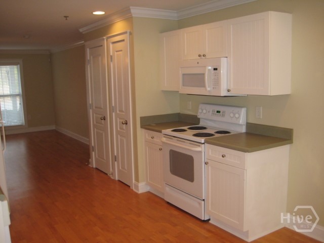 1035 South Barnett Shoals Road, Unit 912 Athens, GA 30605 - Photo 5 of 15 Gallery Image 5