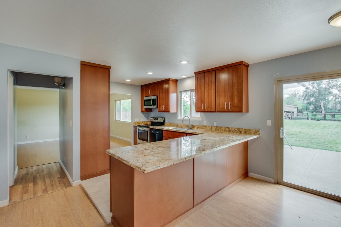 11630 Mountain View Road Tracy, CA 95376 - Photo 8 of 32 Gallery Image 8