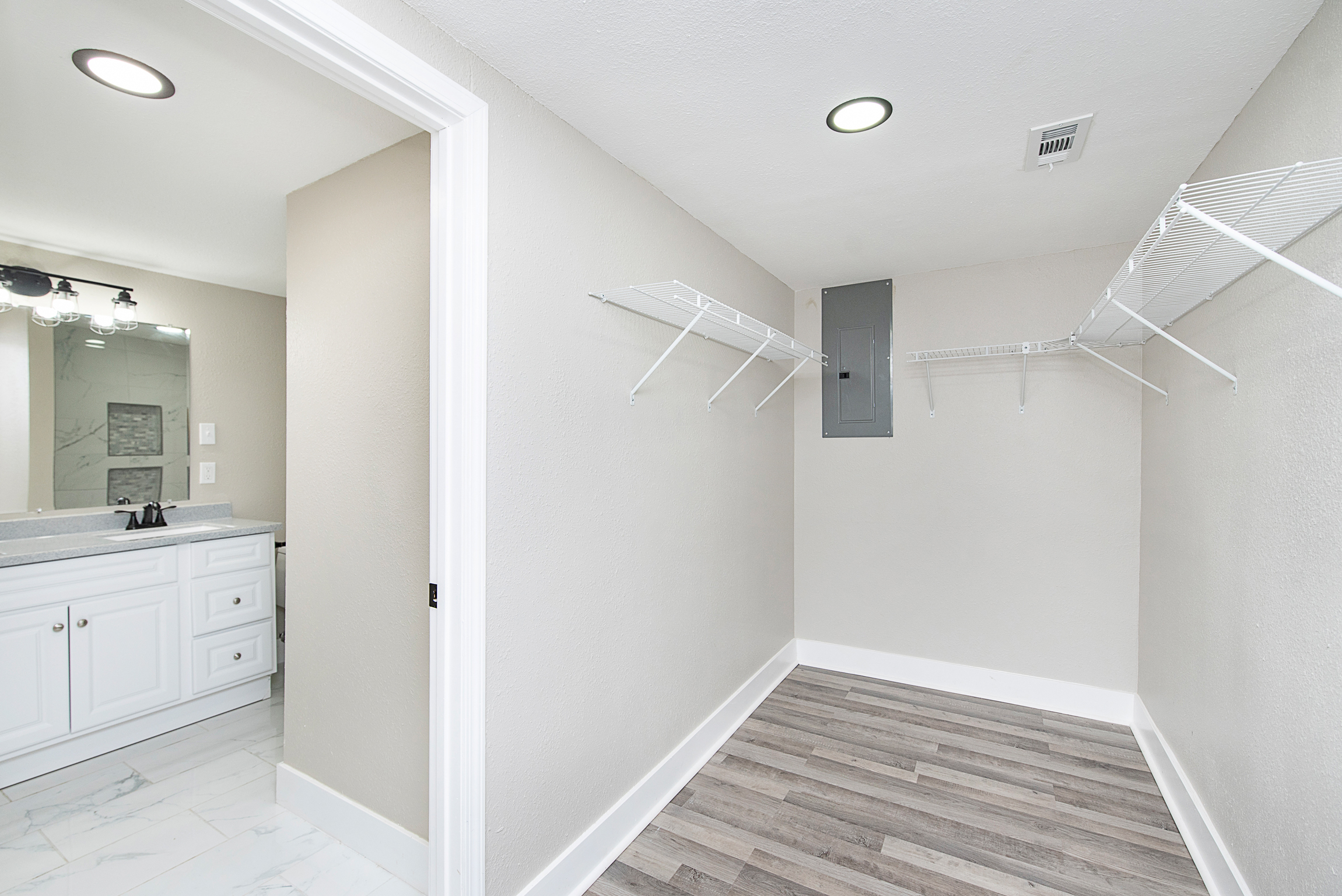 5157 Clarendon Road Indianapolis, IN 46208 - Photo 27 of 35 Gallery Image 27