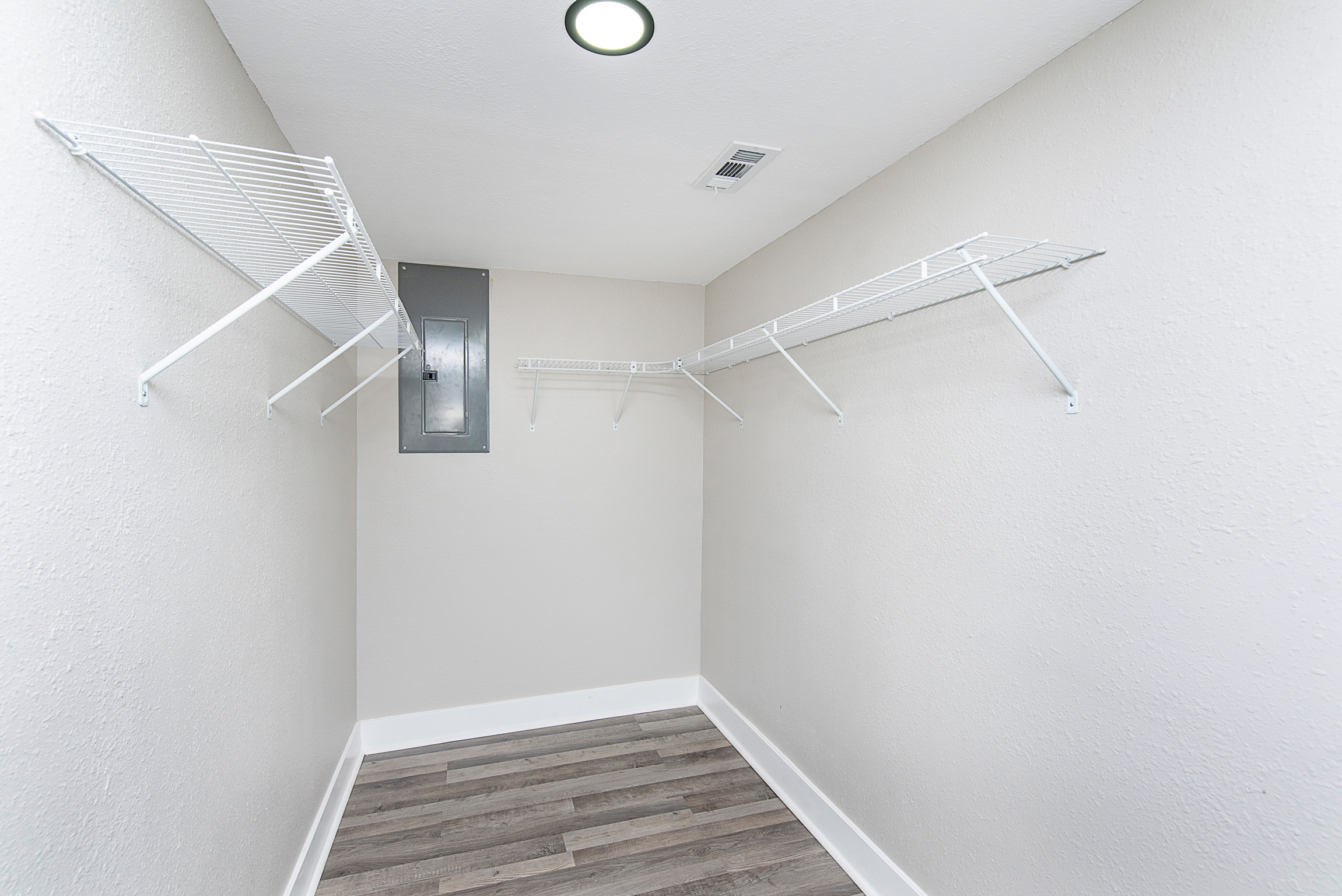 5157 Clarendon Road Indianapolis, IN 46208 - Photo 28 of 35 Gallery Image 28