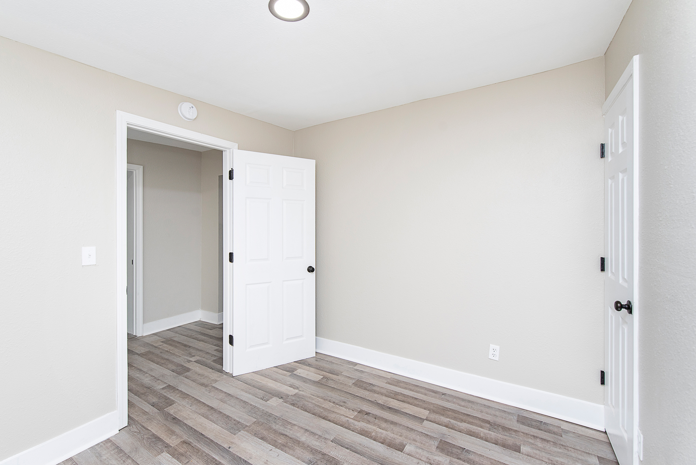 5157 Clarendon Road Indianapolis, IN 46208 - Photo 32 of 35 Gallery Image 32