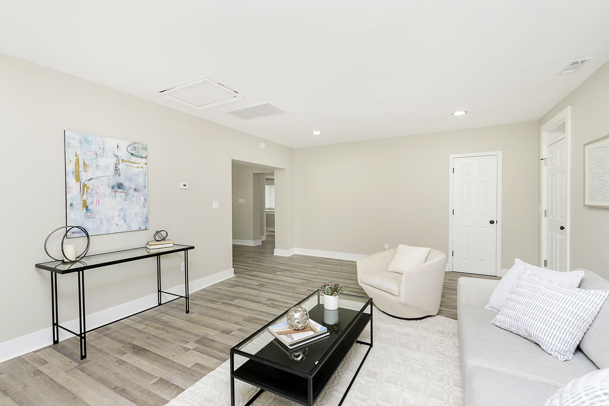 5157 Clarendon Road Indianapolis, IN 46208 - Photo 4 of 35 Gallery Image 4