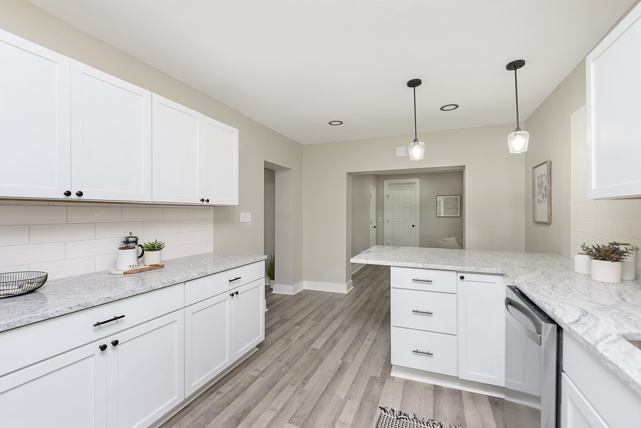 5157 Clarendon Road Indianapolis, IN 46208 - Photo 6 of 35 Gallery Image 6