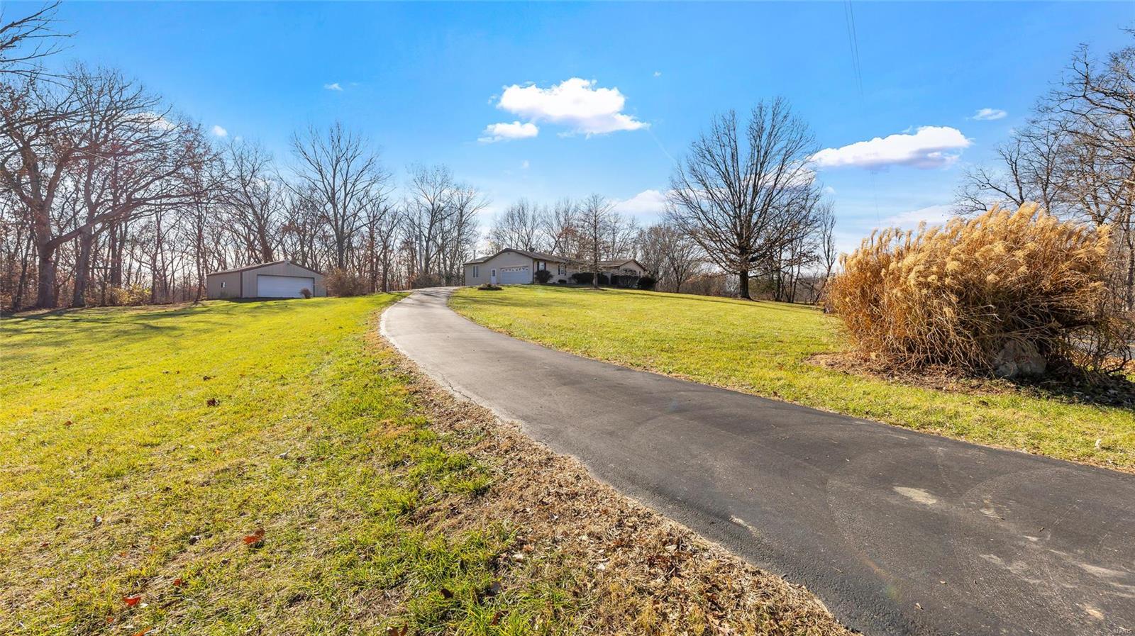 903 Matson Hill Road Defiance, MO 63341 - Photo 3 of 53 Gallery Image 3