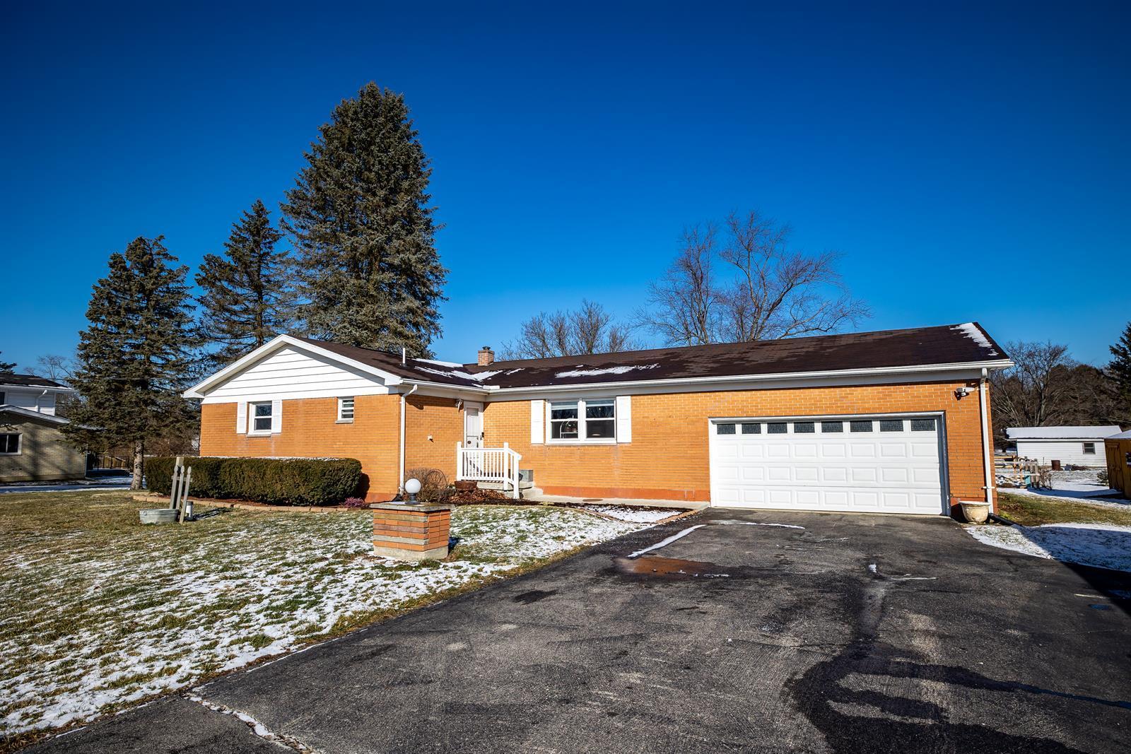 2218 West Blee Road Springfield, OH 45502 - Photo 1 of 29