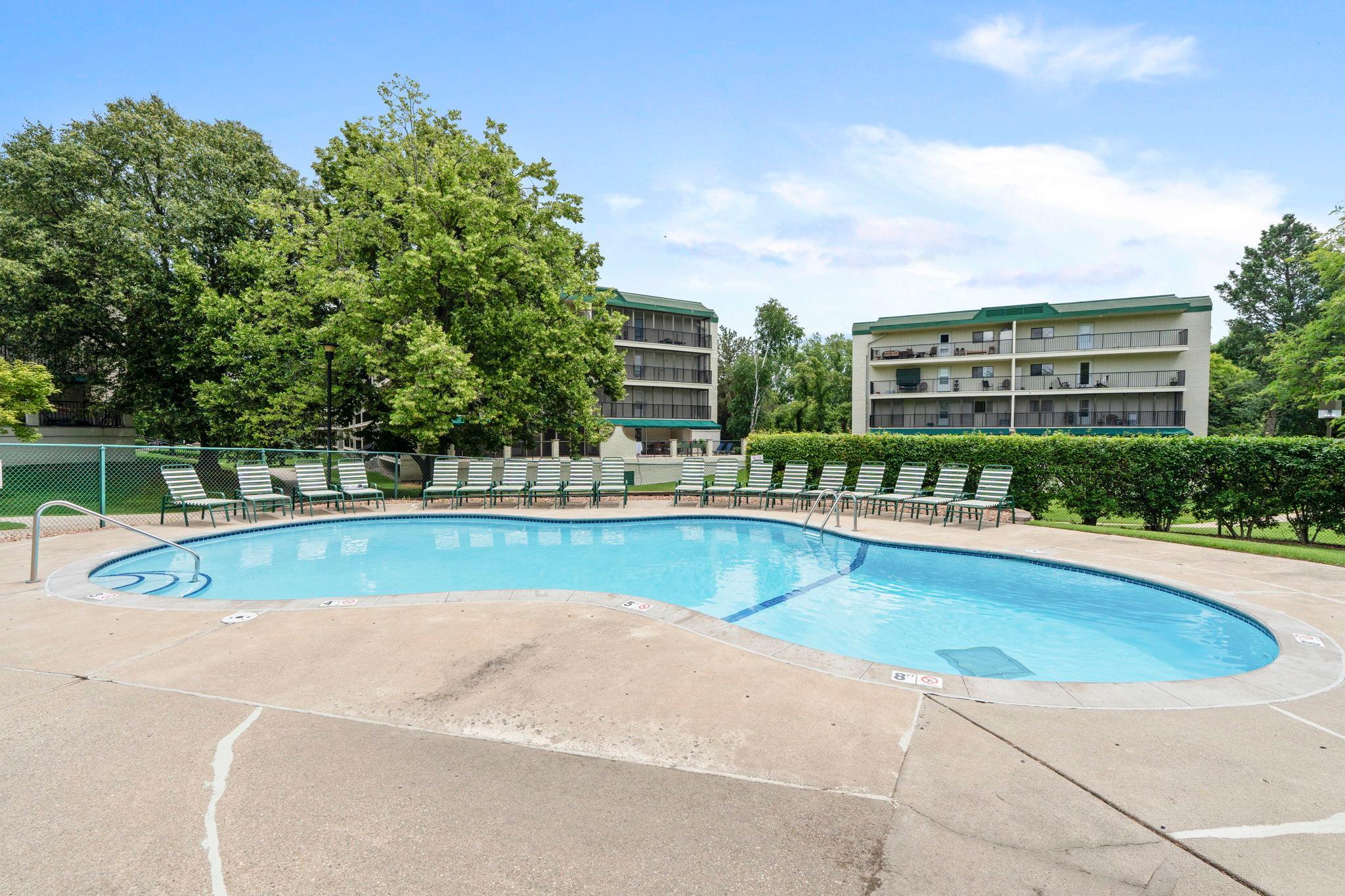 10411 Cedar Lake Road, Unit 419 Minnetonka, MN 55305 - Photo 31 of 58