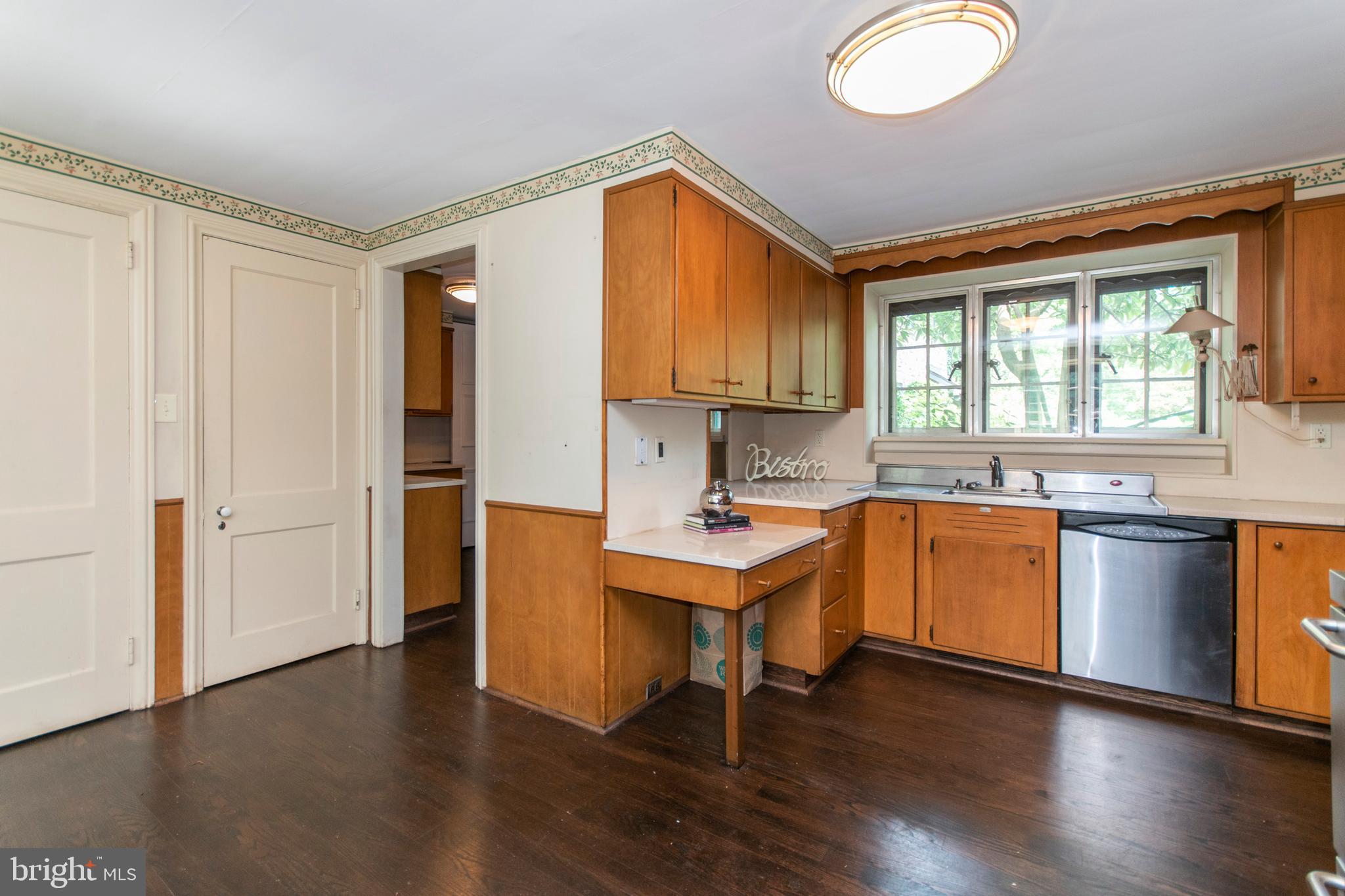 643 Washington Lane Rydal, PA 19046 - Photo 18 of 47 Walk in pantry