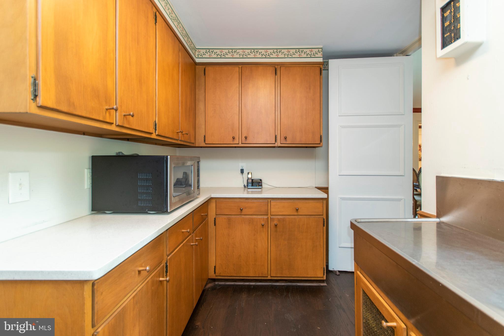 643 Washington Lane Rydal, PA 19046 - Photo 20 of 47 Butler's pantry