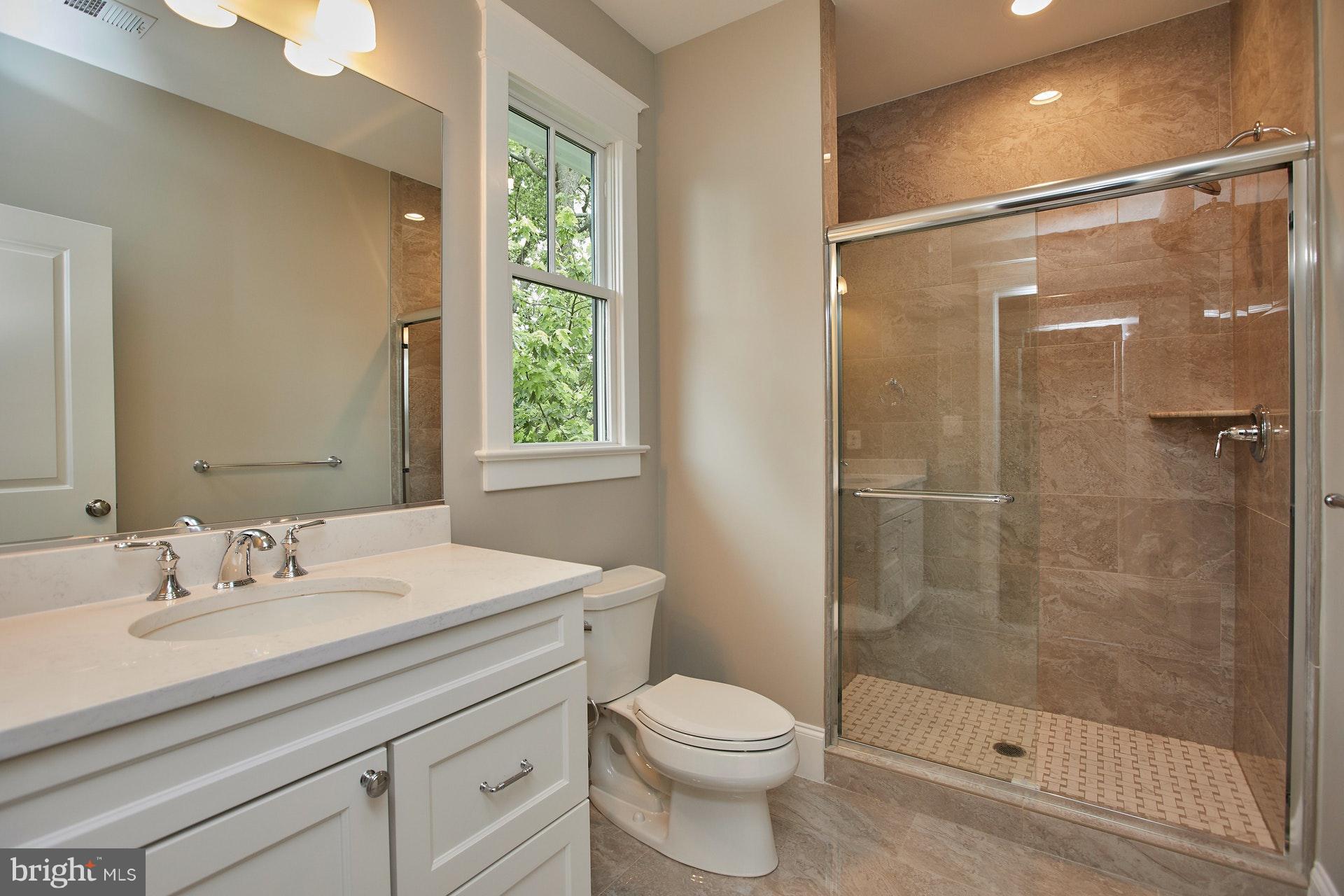 2610 North Quantico Street Arlington, VA 22207 - Photo 18 of 30 Bath