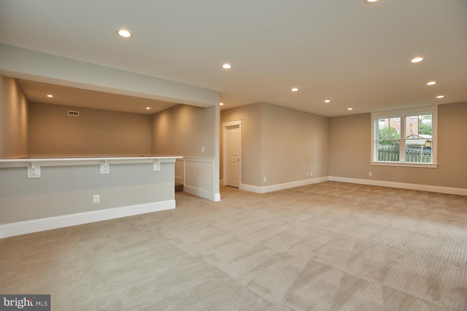 2610 North Quantico Street Arlington, VA 22207 - Photo 22 of 30 Walkout rec room to large backyard