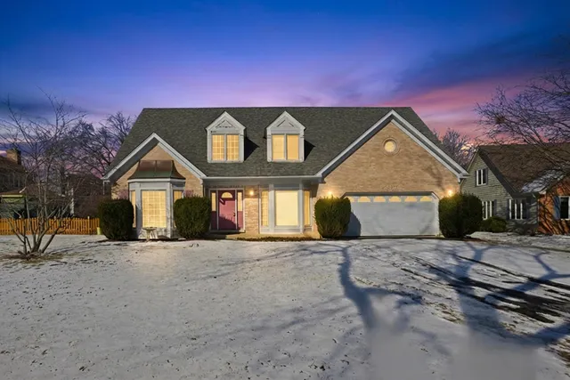 $425,000 | 2487 Worthington Drive, Aurora, IL 60506