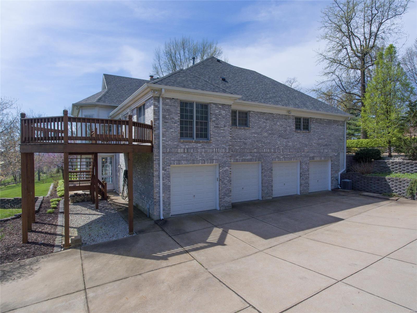 9116 Rott Road St. Louis, MO 63127 - Photo 4 of 80 Gallery Image 4