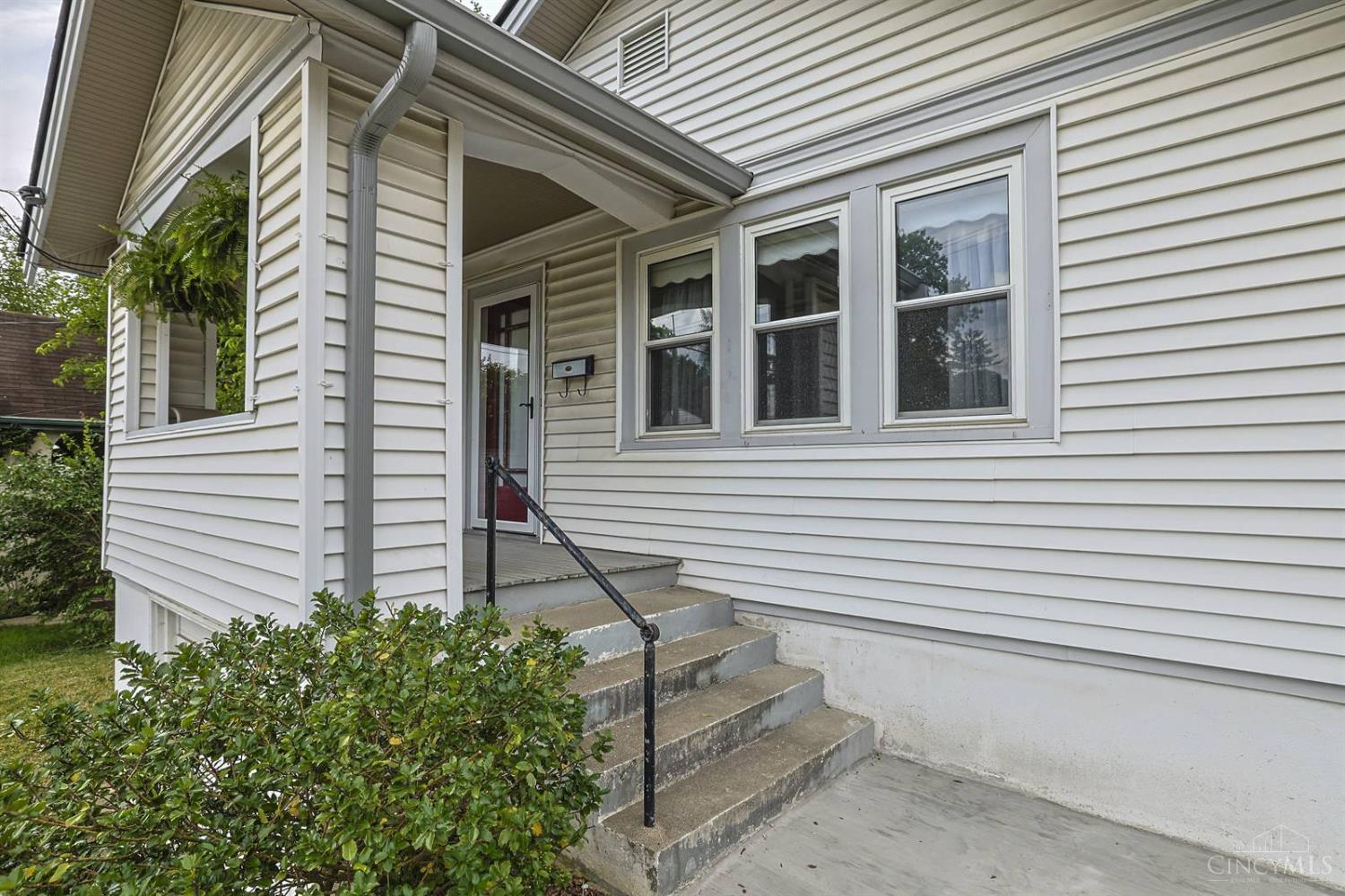 5719 Lester Road Cincinnati, OH 45213 - Photo 5 of 29
