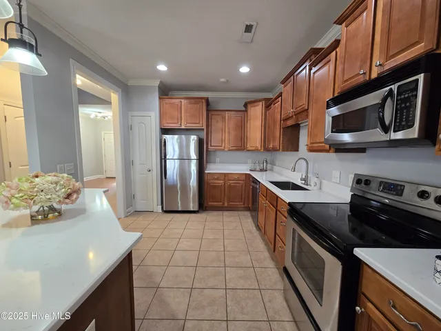 $1,900 | 2041 Cambria Drive, Unit B, Greenville, NC 27834