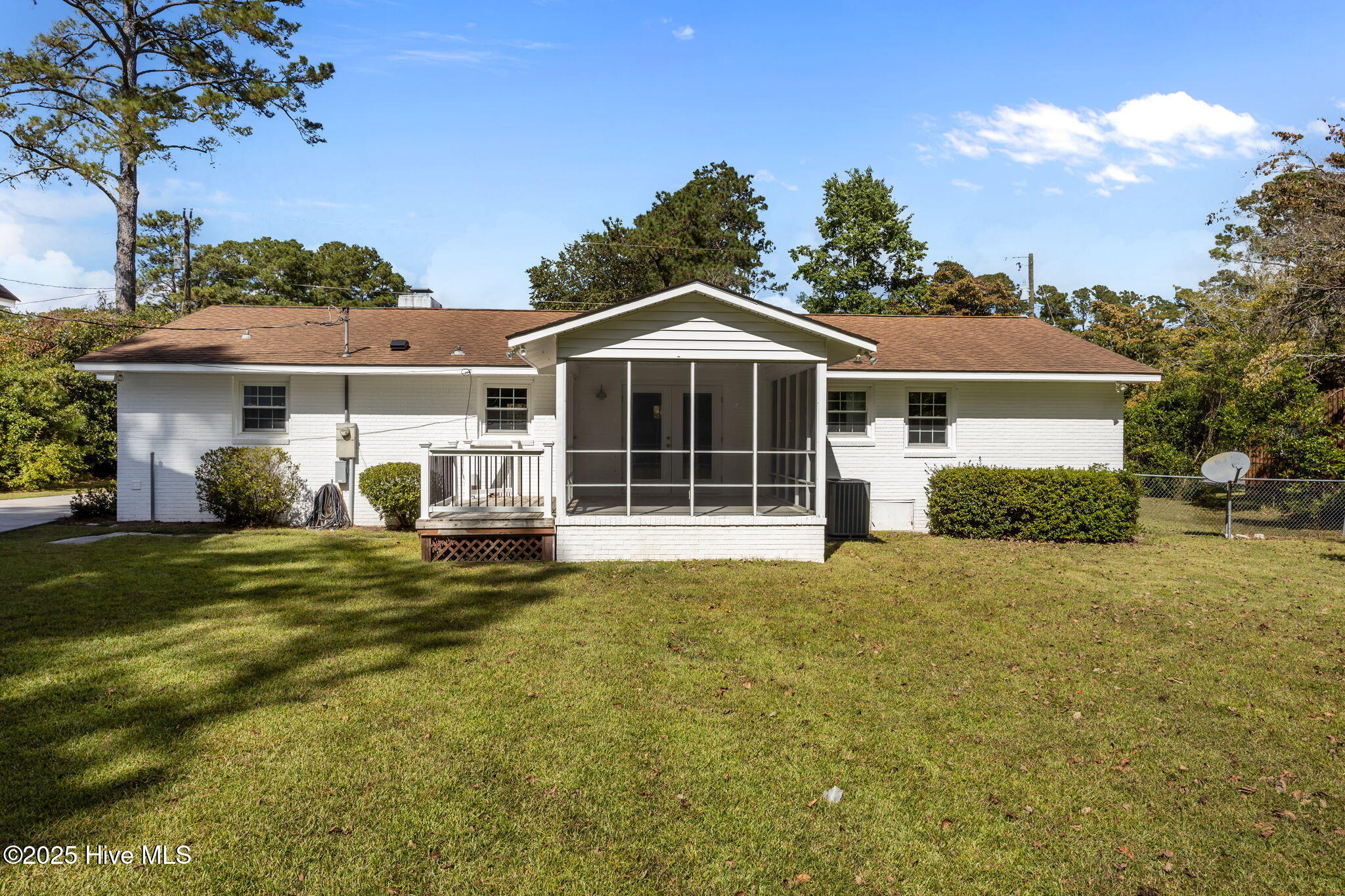 4905 Sandhurst Road Trent Woods, NC 28562 - Photo 2 of 62 2-web-or-mls-0C0A1484