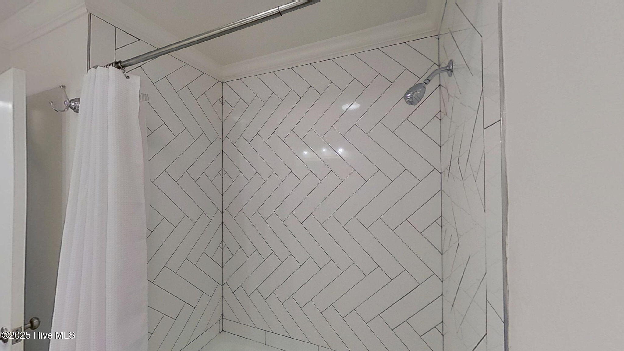 4905 Sandhurst Road Trent Woods, NC 28562 - Photo 35 of 62 50-web-or-mls-4905-Sandhurst-Rd-Trent-Wo