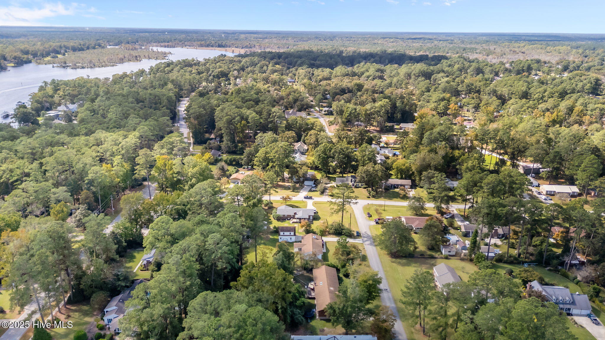 4905 Sandhurst Road Trent Woods, NC 28562 - Photo 58 of 62 21-web-or-mls-DJI_20251006142011_0034_D