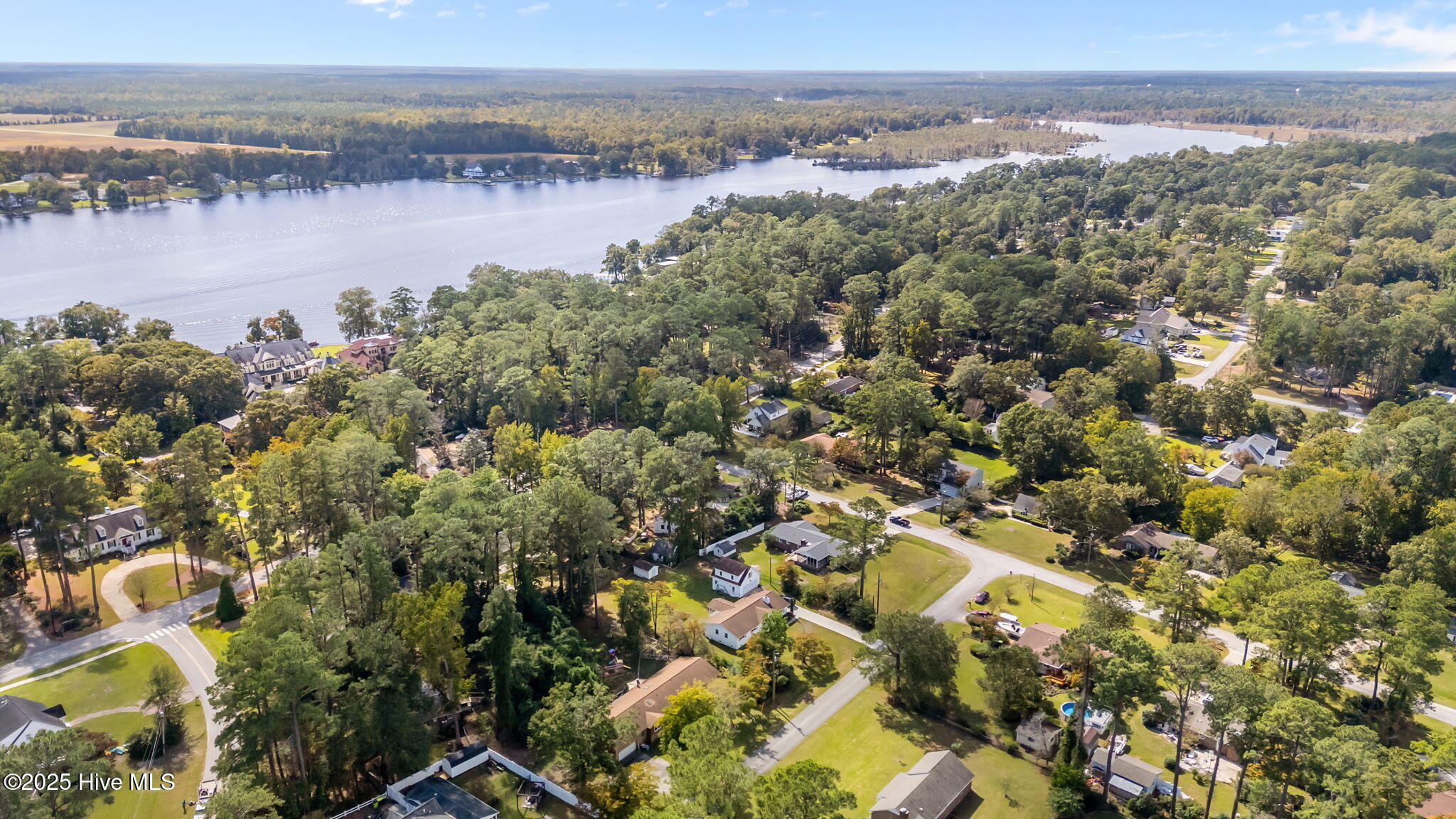 4905 Sandhurst Road Trent Woods, NC 28562 - Photo 59 of 62 22-web-or-mls-DJI_20251006142121_0035_D