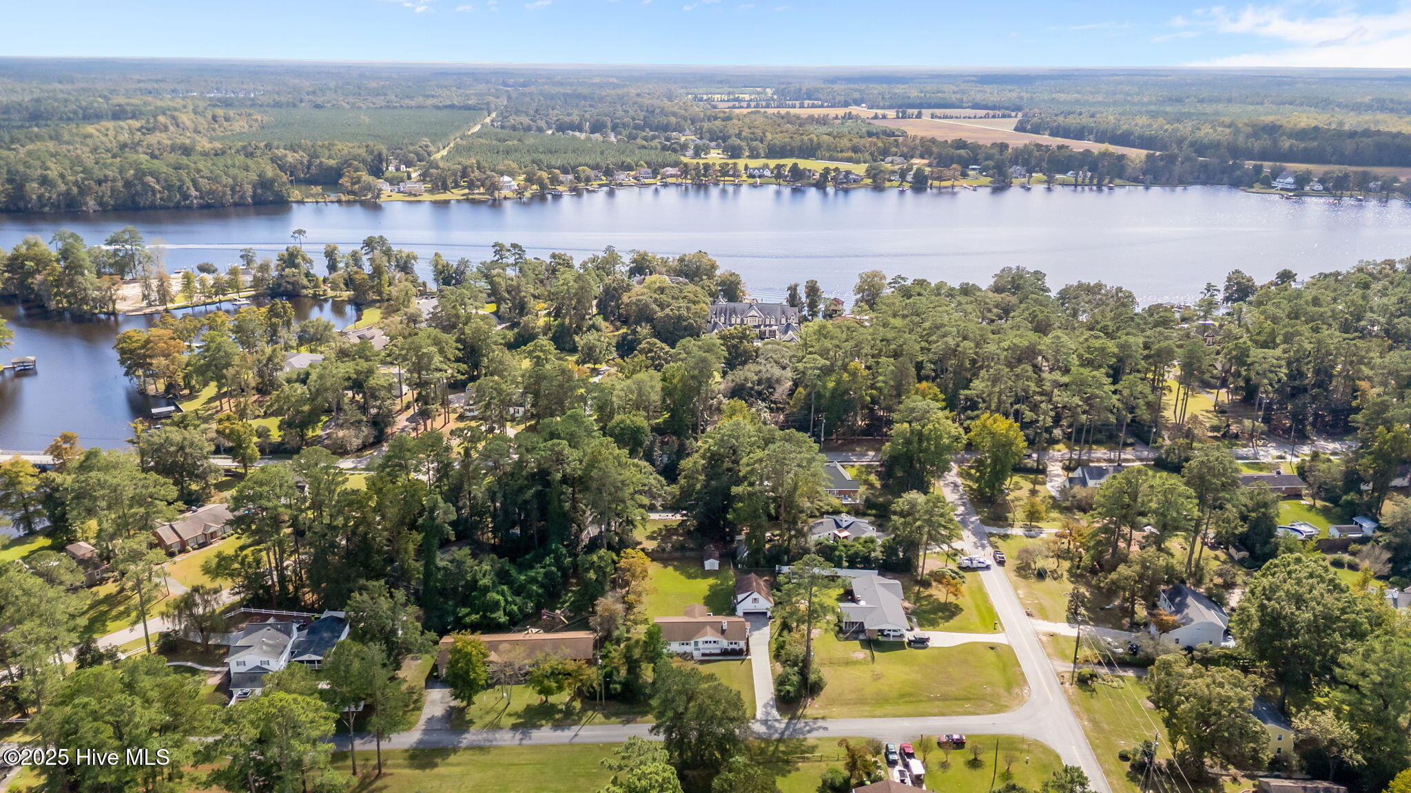 4905 Sandhurst Road Trent Woods, NC 28562 - Photo 60 of 62 23-web-or-mls-DJI_20251006142138_0036_D