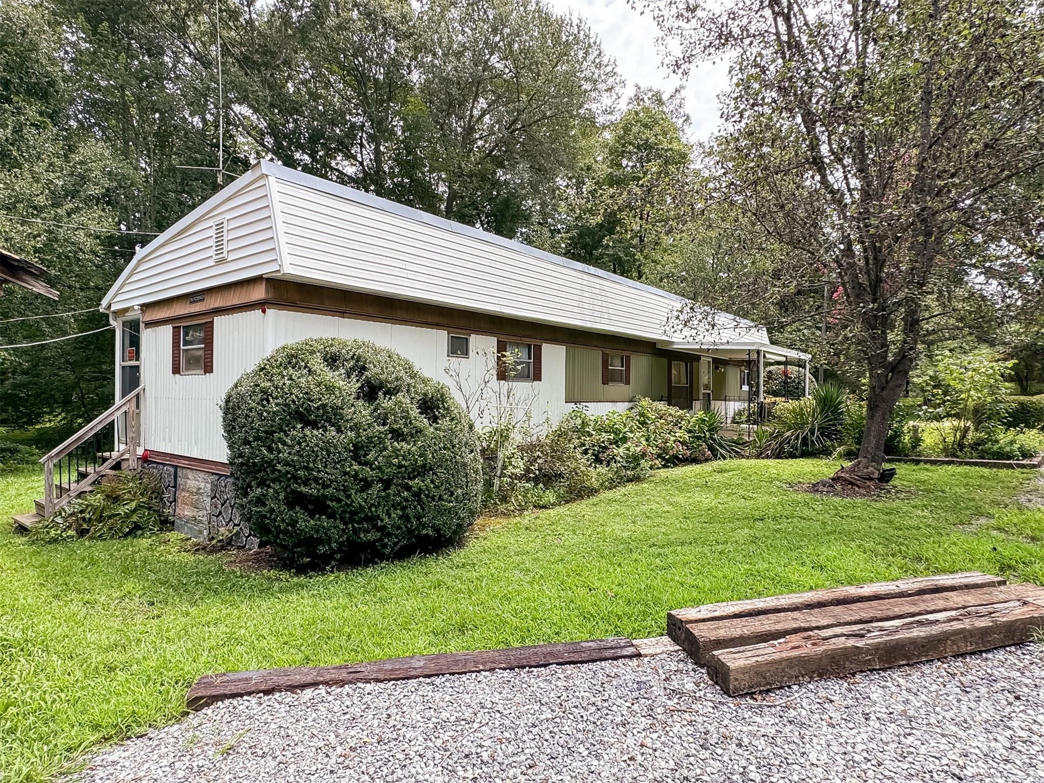 2575 West View Acres Ave Extension Hickory, NC 28601 - Photo 32 of 43 Gallery Image 32