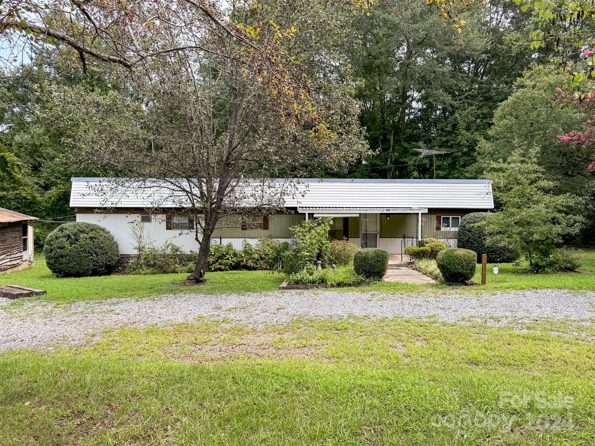 2575 West View Acres Ave Extension Hickory, NC 28601 - Photo 35 of 43 Gallery Image 35