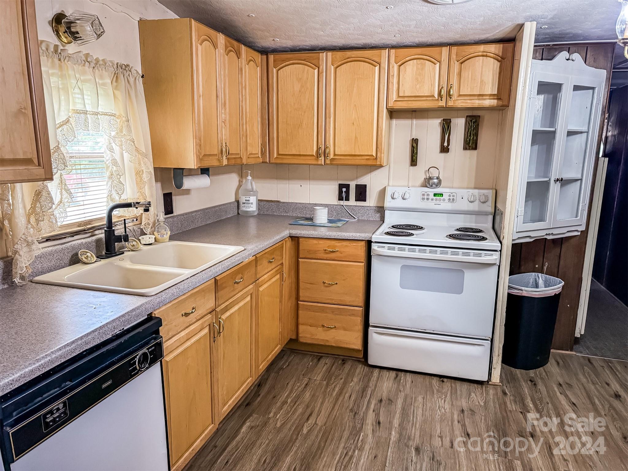 2575 West View Acres Ave Extension Hickory, NC 28601 - Photo 10 of 43 Gallery Image 10