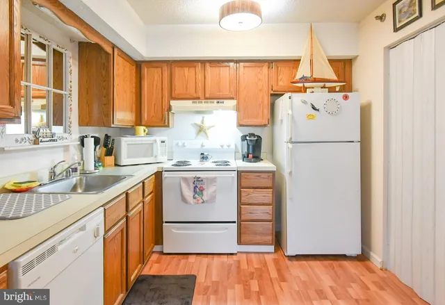 $1,300 | 14300 Jarvis Avenue, Unit A20101, Ocean City, MD 21842