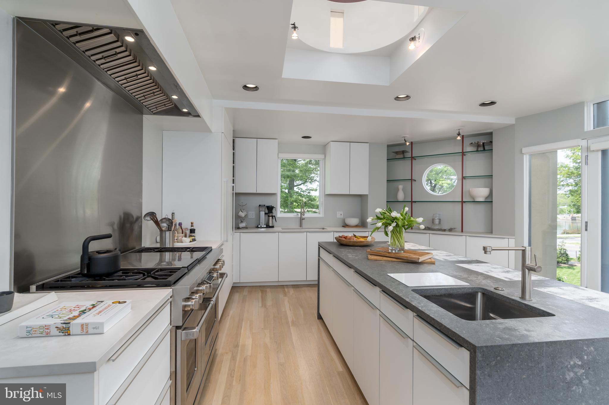 4770 Reservoir Road Northwest Washington, DC 20007 - Photo 22 of 50 Steel wall to cooktop hood