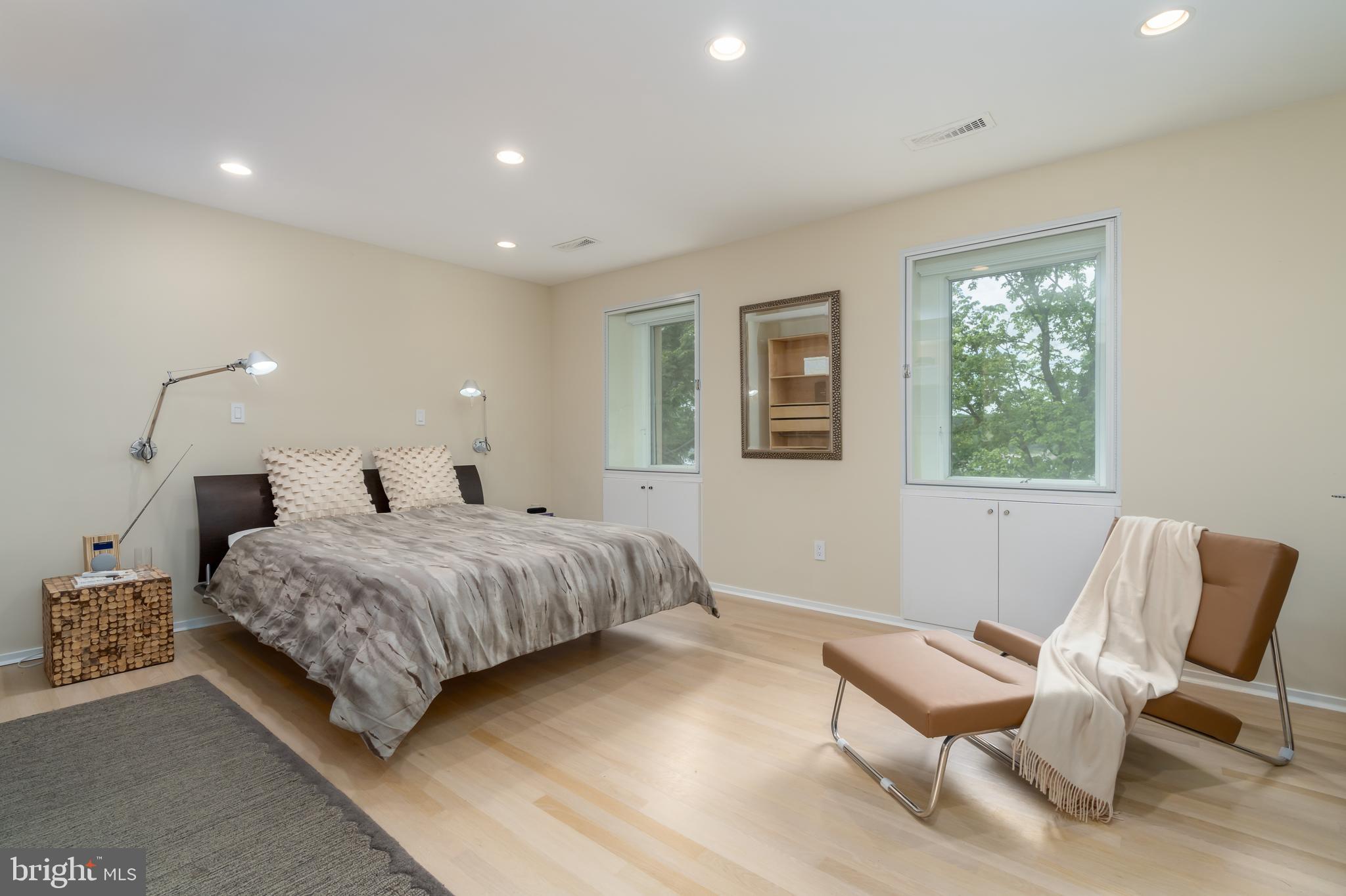 4770 Reservoir Road Northwest Washington, DC 20007 - Photo 25 of 50 Master bedroom & suite option with water views