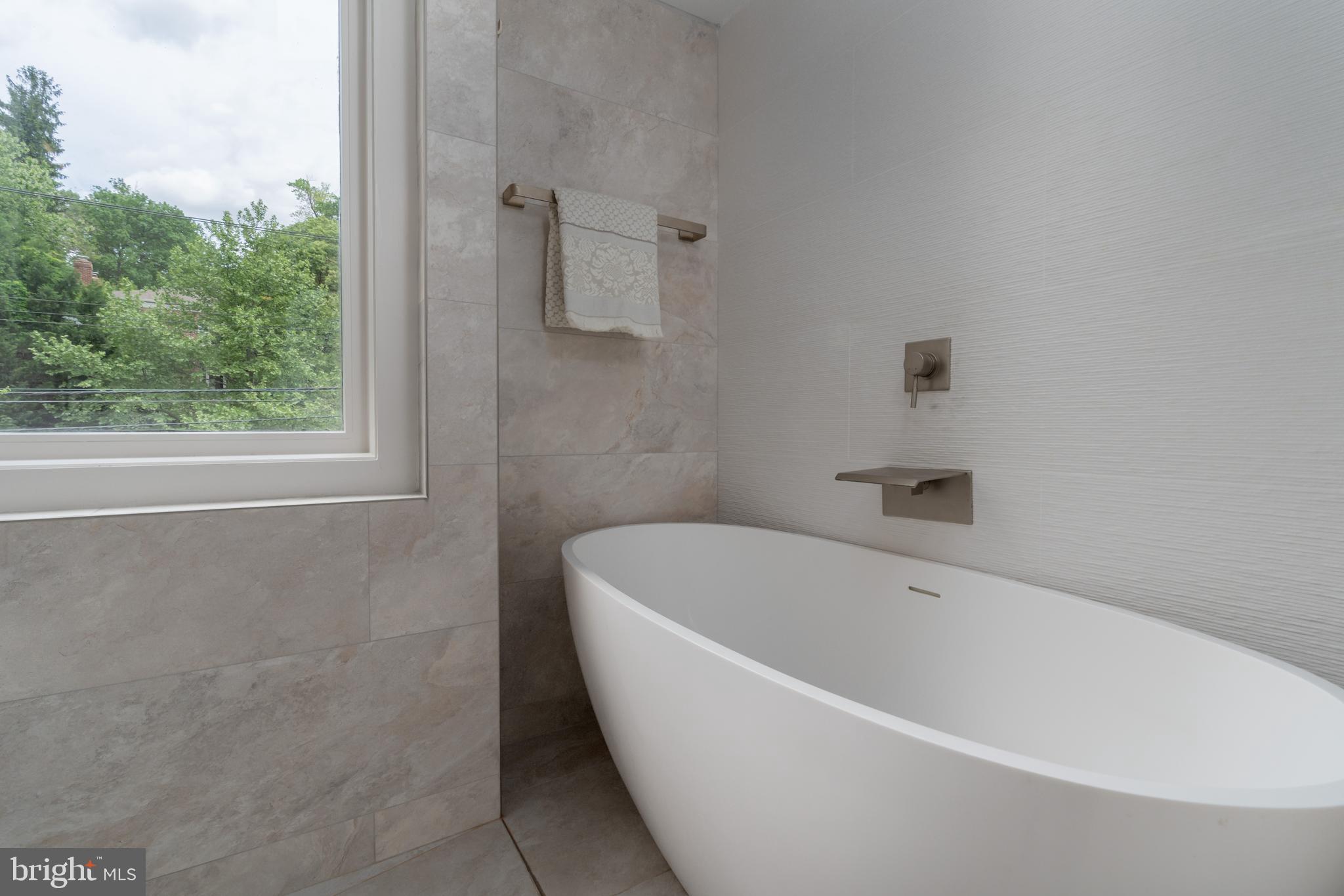 4770 Reservoir Road Northwest Washington, DC 20007 - Photo 27 of 50 Soaking tub in renovated bath