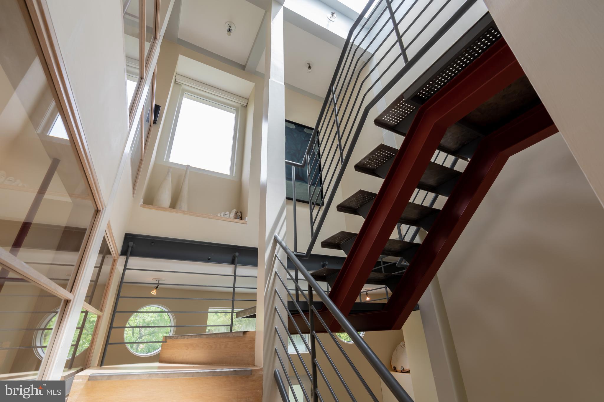 4770 Reservoir Road Northwest Washington, DC 20007 - Photo 7 of 50 Stair case landing to upper level