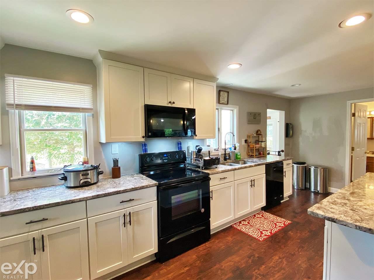 9245 South State Road Goodrich, MI 48438 - Photo 10 of 33 50018452-9.JPG