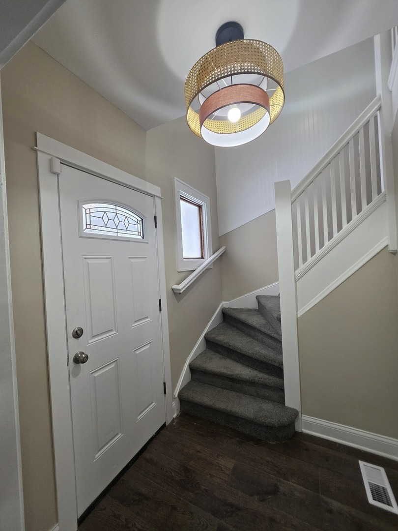 12019 South Perry Avenue Chicago, IL 60628 - Photo 2 of 15