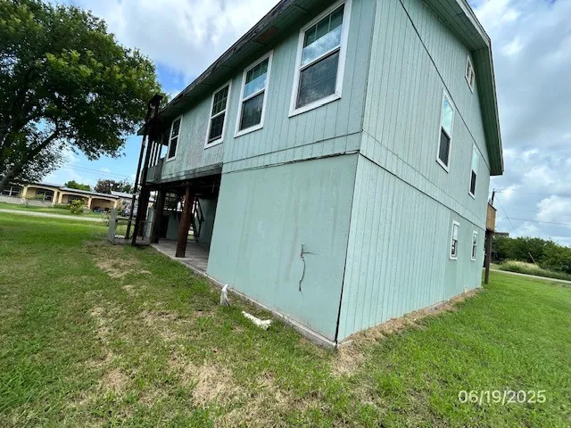 $149,950 | 501 15th Street, Seadrift, TX 77983