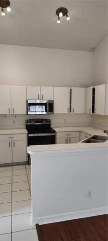 $2,195 | 210 Chardonnay Place, Valrico, FL 33594